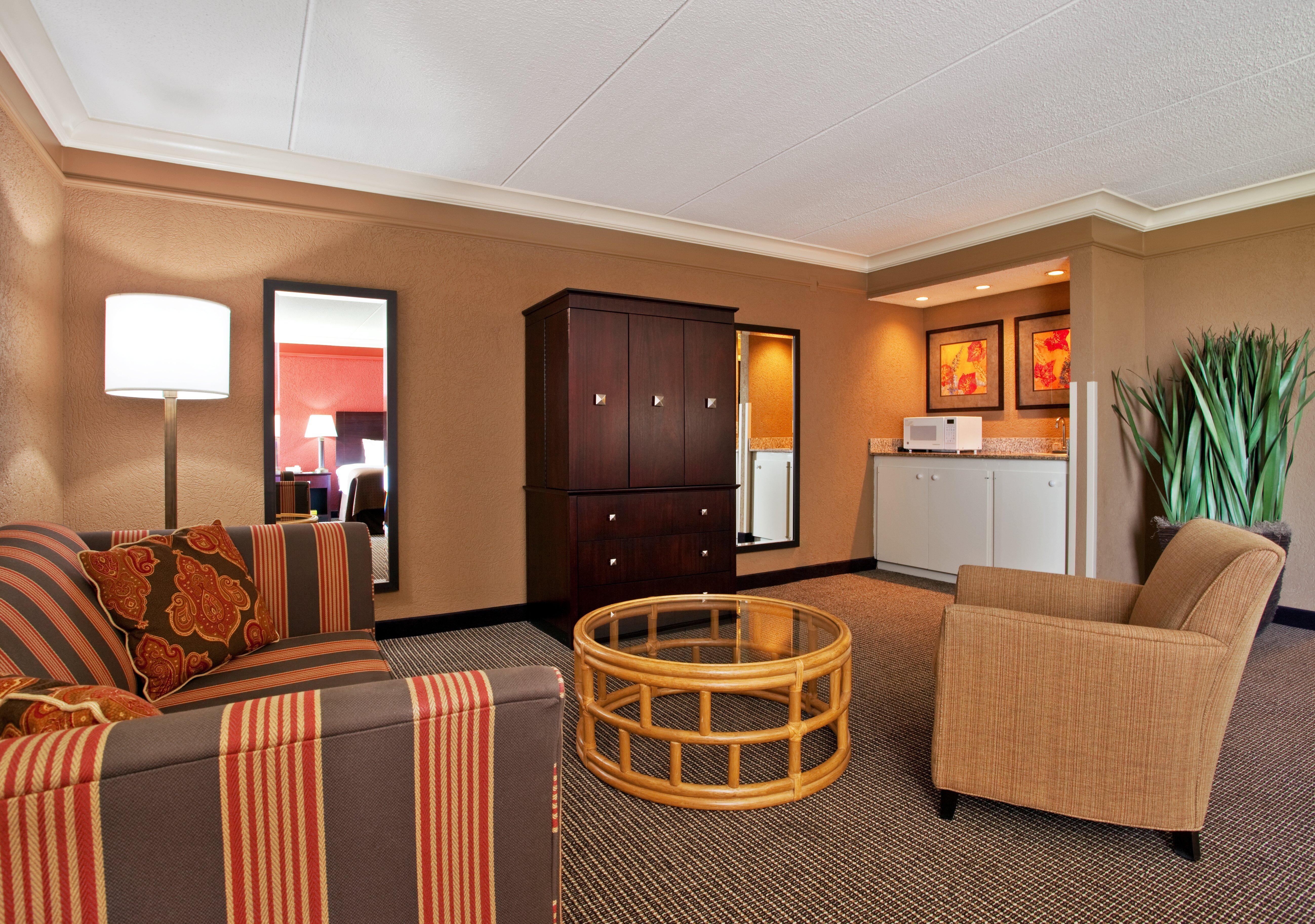 Best Western Plus Strongsville Cleveland Exterior photo