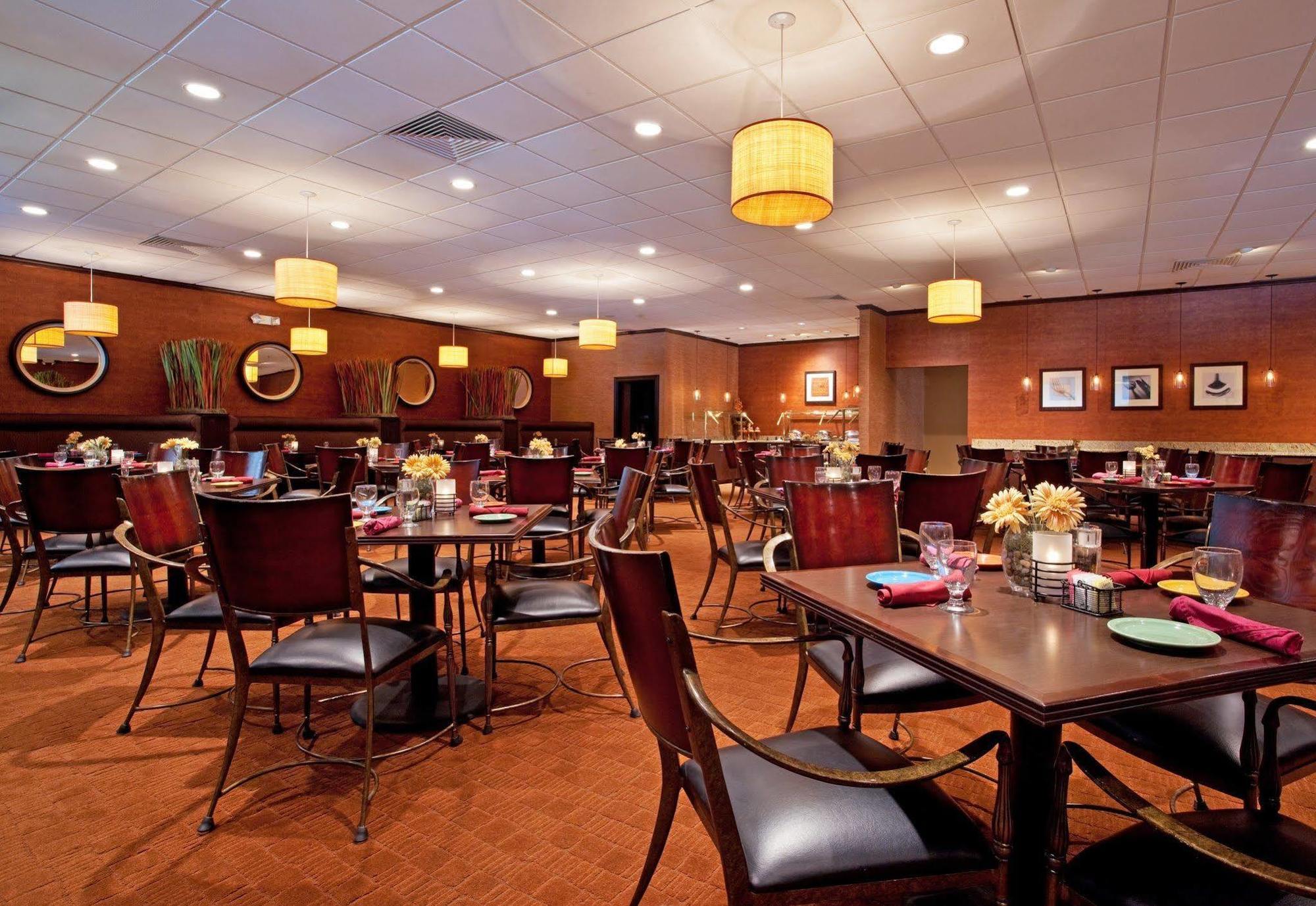 Best Western Plus Strongsville Cleveland Exterior photo