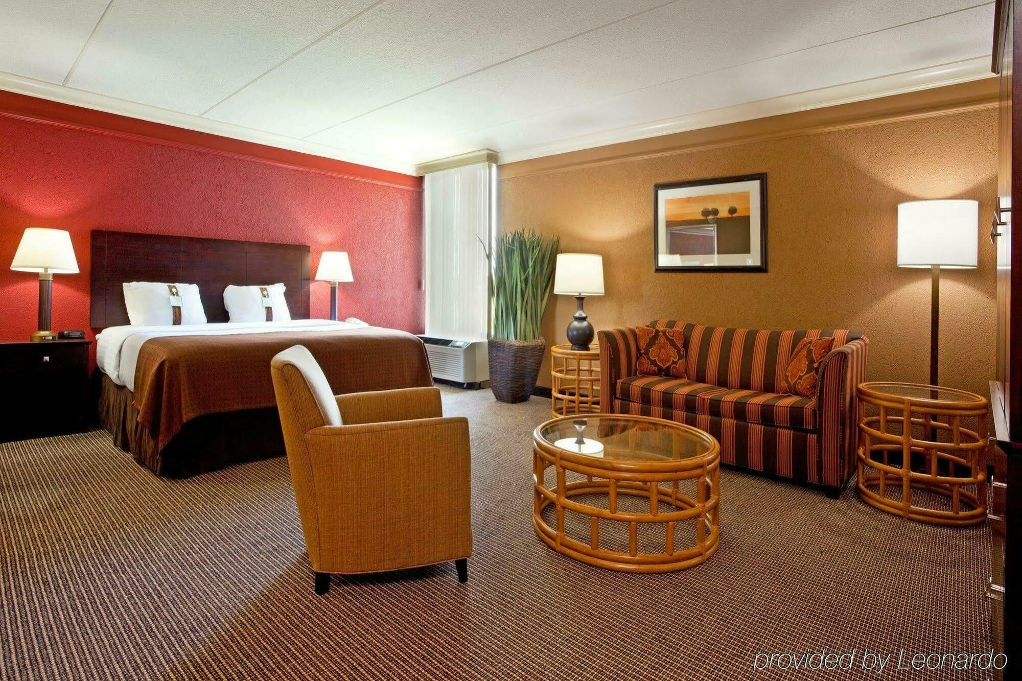 Best Western Plus Strongsville Cleveland Exterior photo