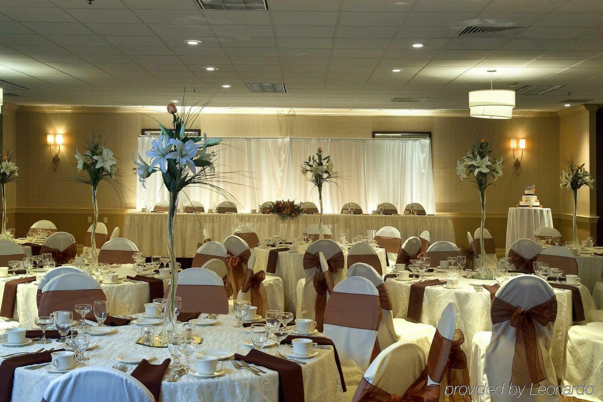 Best Western Plus Strongsville Cleveland Restaurant photo