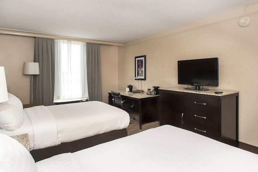 Best Western Plus Strongsville Cleveland Exterior photo